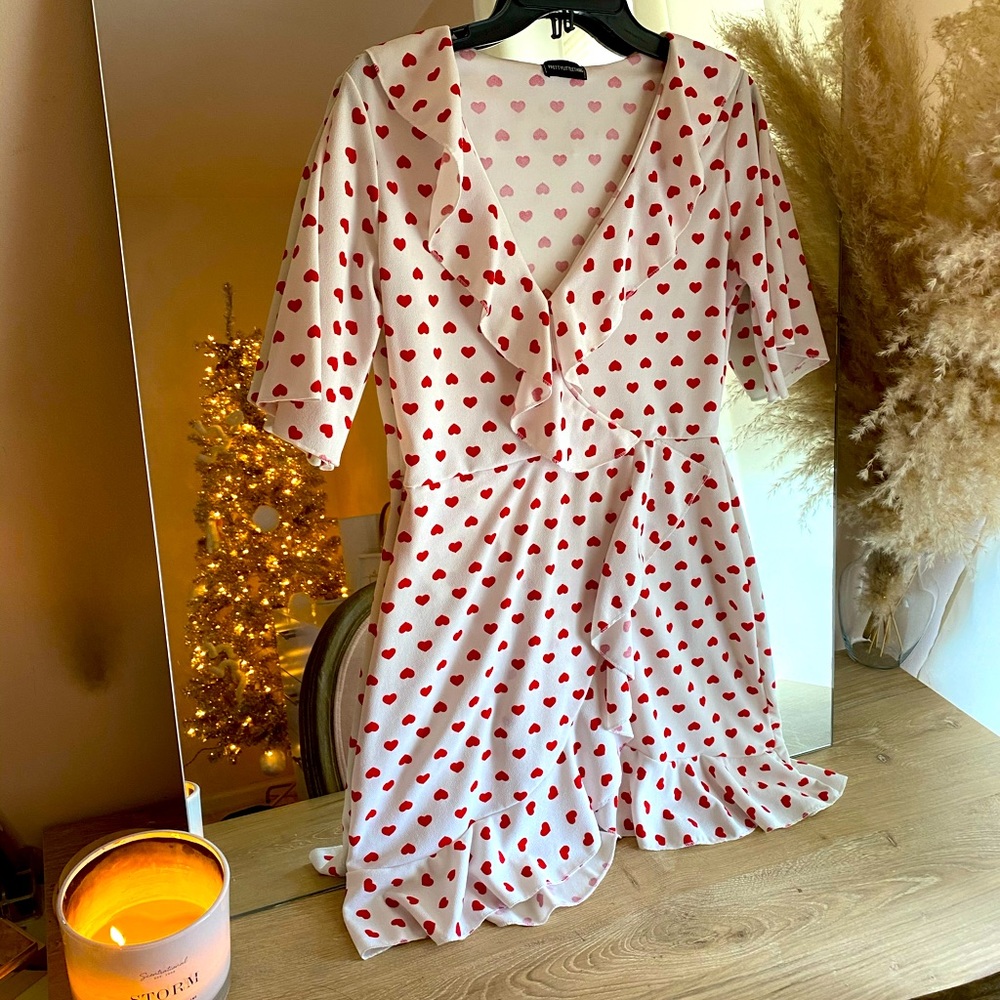 PRETTYLITTLETHING red heart dress 🤍♥️